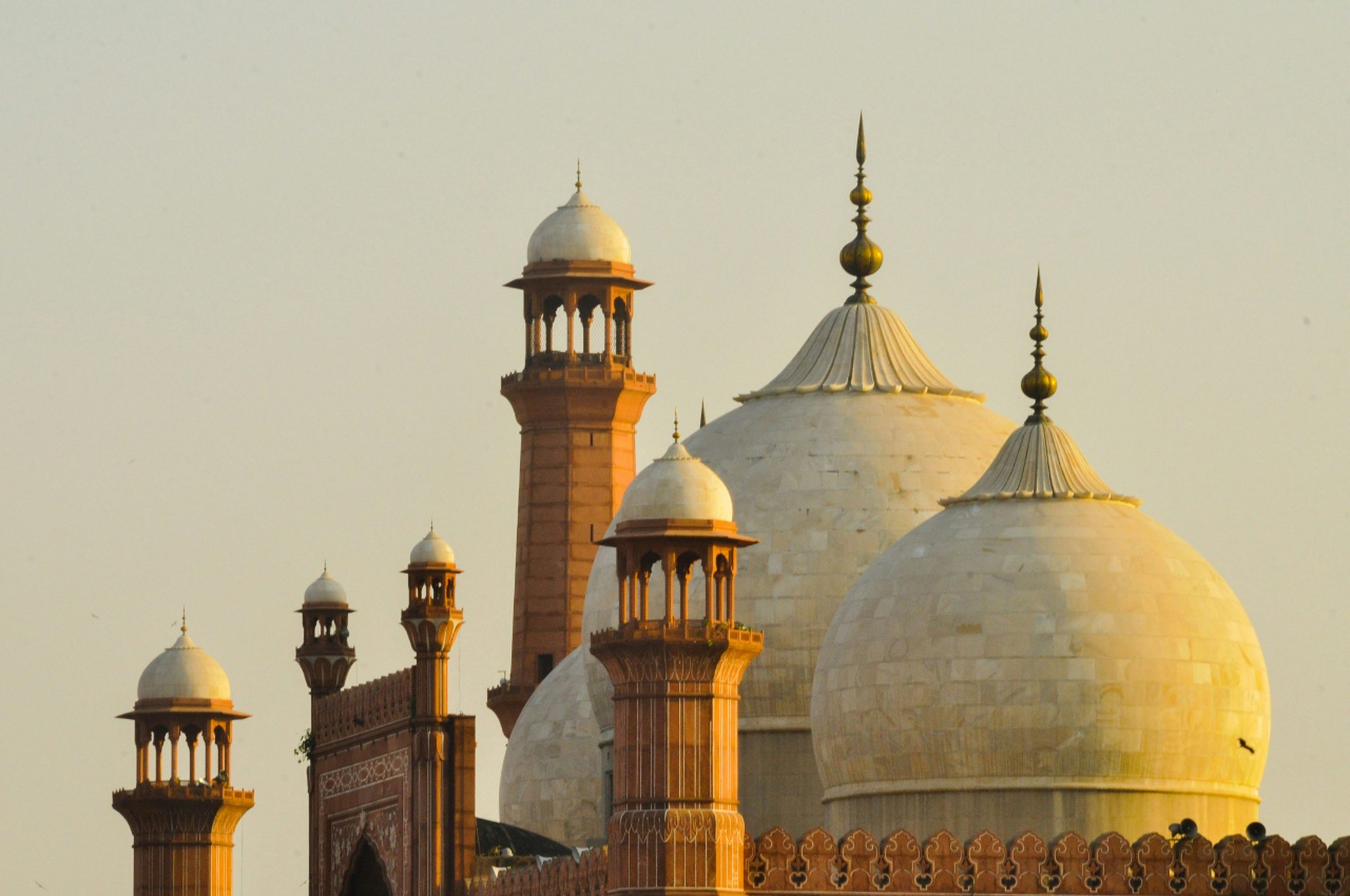 Badshahi Mosque in Lahore, Pakistan at sunset.